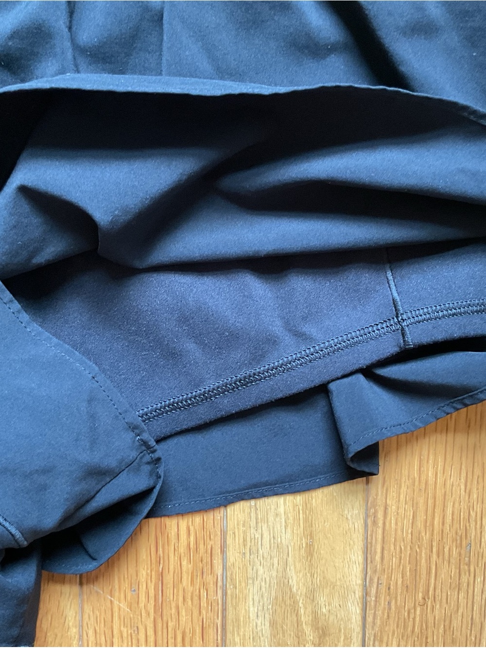 OFFLINE by Aerie Size M Crossover Real Me Flowy Shorts Black Stretch Athleisure - Picture 8 of 8